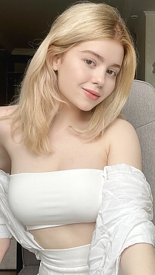 Natallia Kyev 2304049