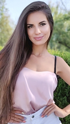 Yulia Kyiv 2372698