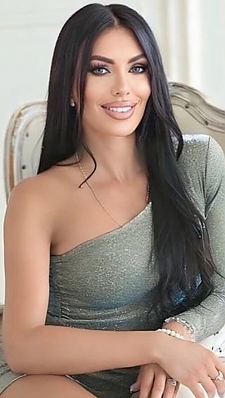 Alina London 2379632