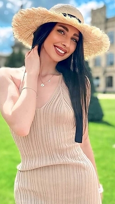 Anna Kharkiv 2390781