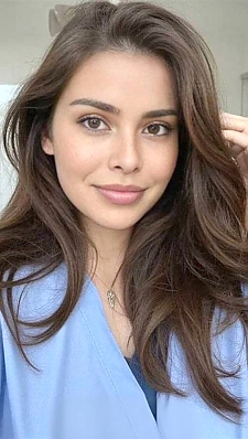 Emma Geneva 2392971