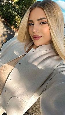 Violeta H&icirc;nceşti 2397021