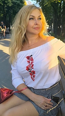 Irina Kharkiv 2402610