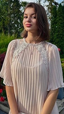 Elizabet Ternopil 2403828