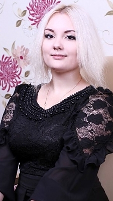 Anna Kharkov 66327