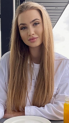 Ilona Kharkov 750100