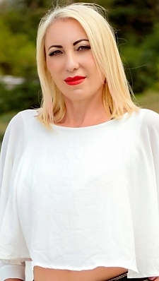 Aliona Nikolaev 883065