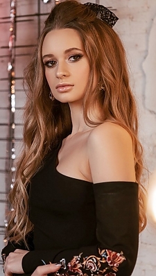 Anastasiya Kharkov 900980